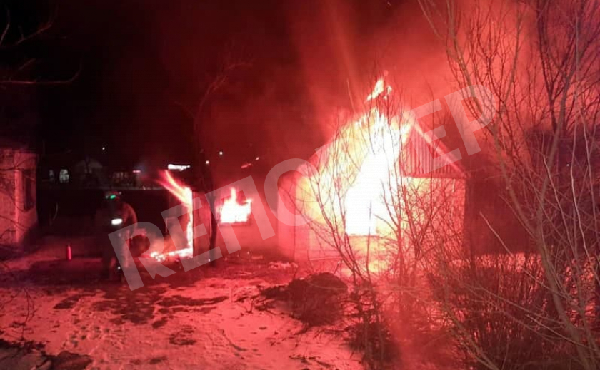 Под Кривым Рогом ночью сгорел дом, жертв удалось избежать