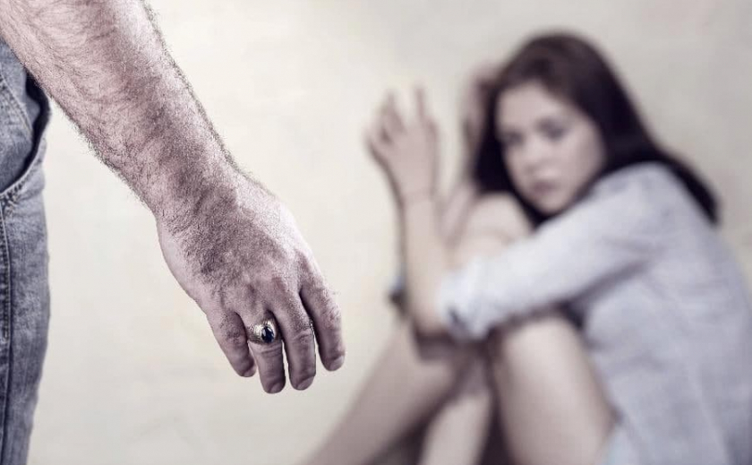 В Кривом Роге вдовец насиловал свою 12-летнюю дочь