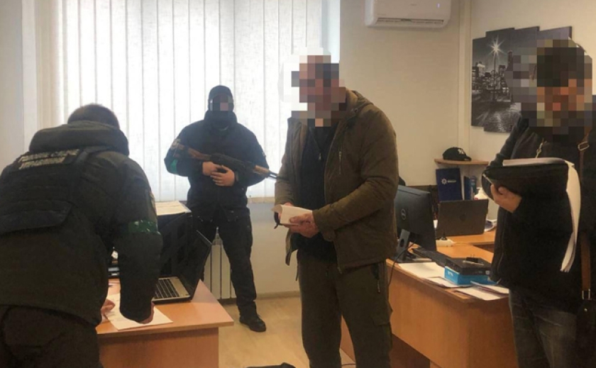 Грозит пожизненное: Полиция задержала жителя Кривого Рога, который с военными РФ запугивал и истязал людей в Буче