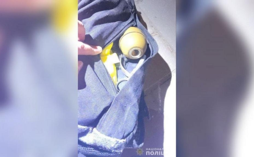 Прогулки с гранатой: в Кривом Роге задержали мужчин с гранатой и пистолетом