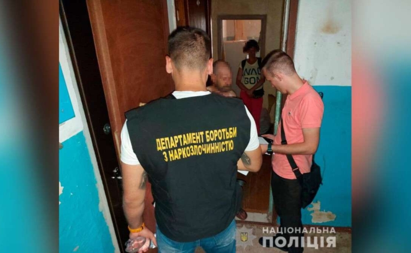В Днепропетровской области полицейские разоблачили наркопритон