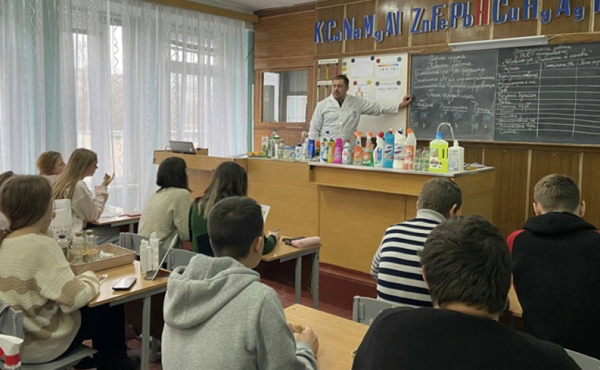 Четыре педагога из Днепропетровщины стали победителями Всеукраинского образовательного конкурса «РодовидУчитель – 2022»