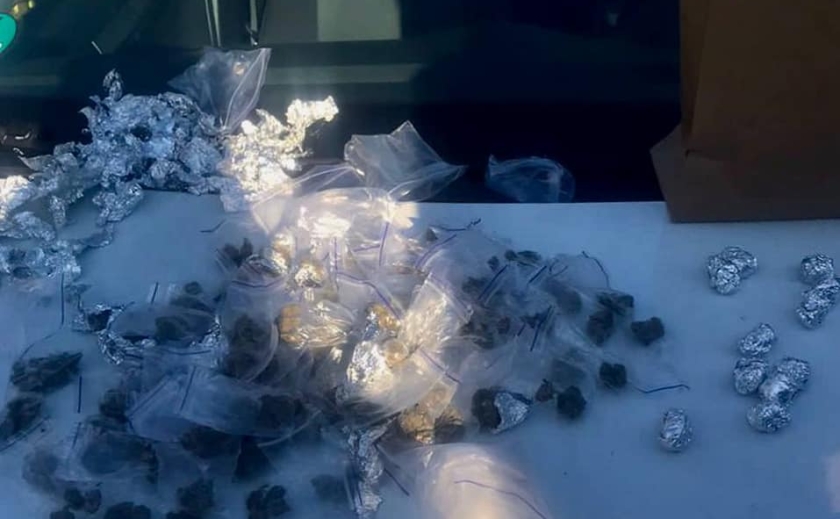 250 згортків наркозілля: Поліція Київщини викрила «наркоторговців-оптовиків» з Кривого Рогу