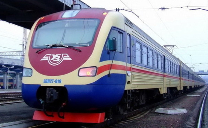 Придніпровська залізниця призначила додаткові зупинки двом електричкам, які курсують між Кривим Рогом та Запоріжжям
