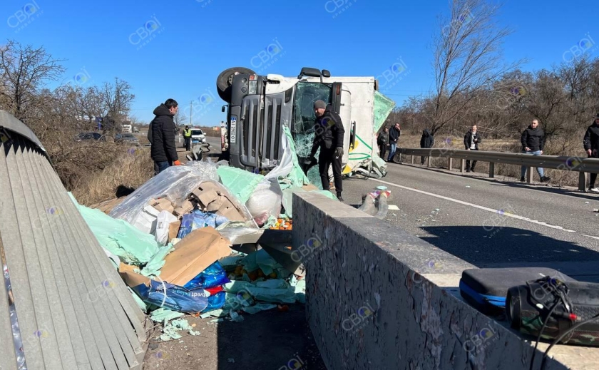 На Дніпропетровщині машина злетіла з мосту: водій помер