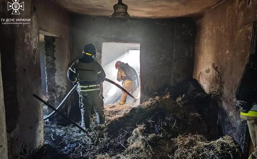 Вогнеборці загасили пожежу у покинутому будинку у Криворізькому районі