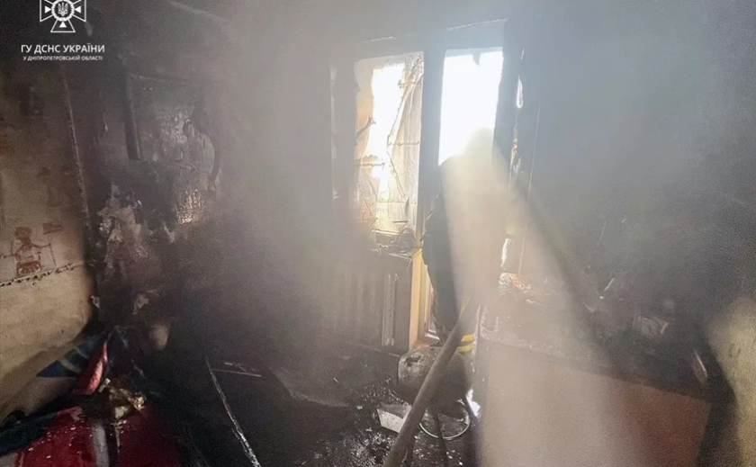 Людей вдома не було: вогнеборці Кривого Рогу загасили пожежу в квартирі багатоповерхівки