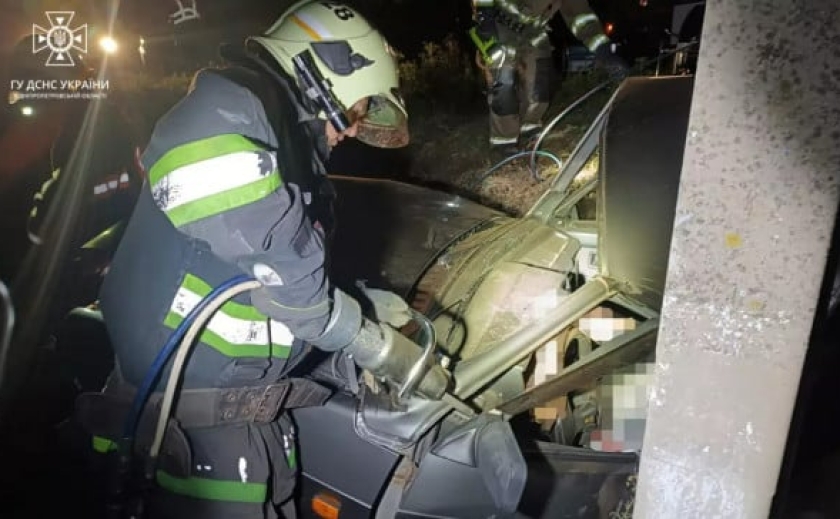 В ДТП на трасі Кропивницький-Кривий Ріг загинув водій легковика