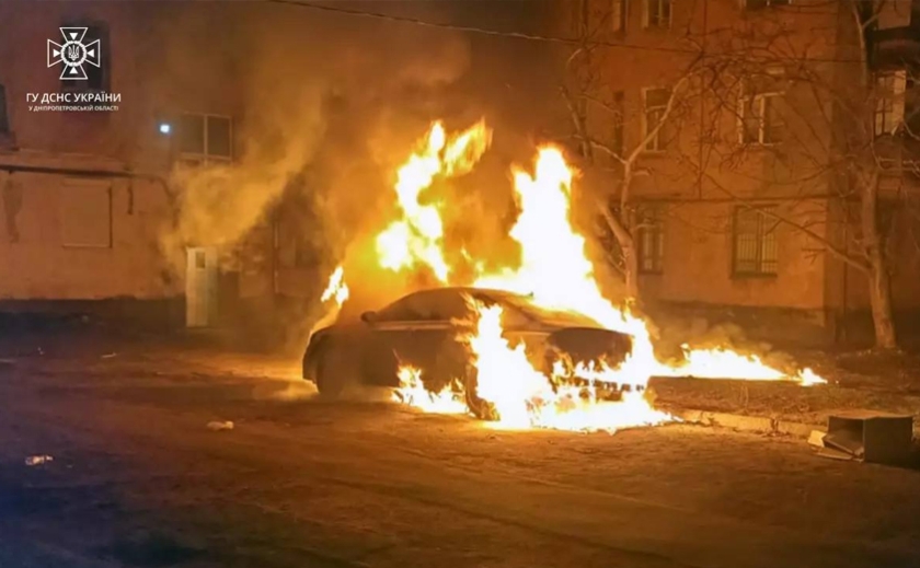 Вогнеборці Кривого Рогу ліквідували загорання легкового автомобіля
