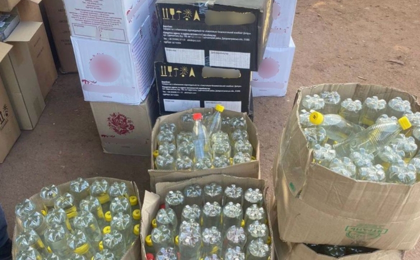 Незаконний обіг тютюну та алкоголю: поліція Кривого Рогу під час обшуку вилучила з магазину нелегальний товар на суму 700 тисяч гривень