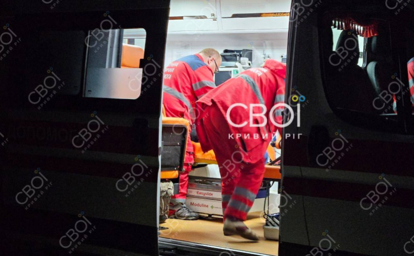У Кривому Розі 17-річна дівчина випала з вікна 9-го поверху: деталі У Кривому Розі 17-річна дівчина випала з вікна 9-го поверху: деталі