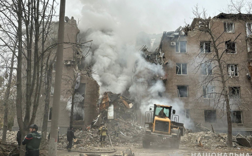 Внаслідок обстрілу Кривого Рогу постраждало восьмеро людей, серед них - двоє дітей: триває пошуково-рятувальна операція
