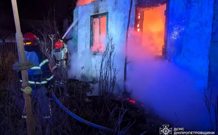 У Криворізькому районі під час пожежі у будинку загинули двоє людей