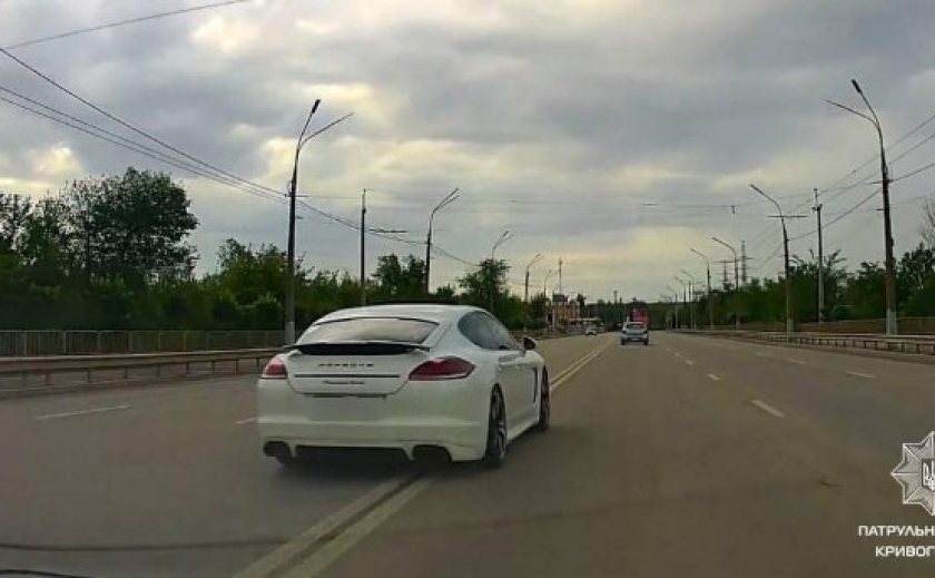 Патрульні Кривого Рогу розшукали водія за порушення ПДР, яке виявили в соцмережах Патрульні Кривого Рогу розшукали водія за порушення ПДР, яке виявили в соцмережах