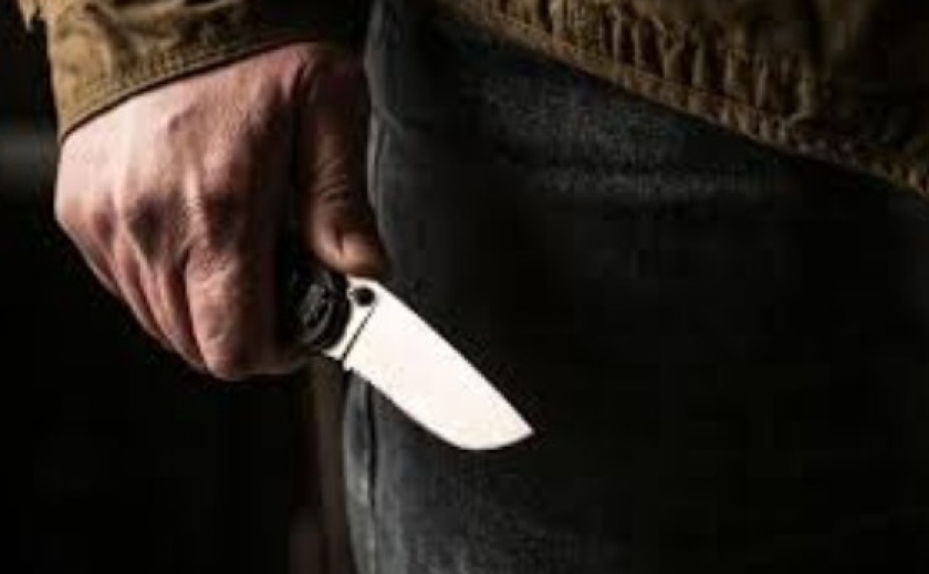 Розбійний напад на неповнолітнього: поліція Кривого Рогу затримала підозрюваного
