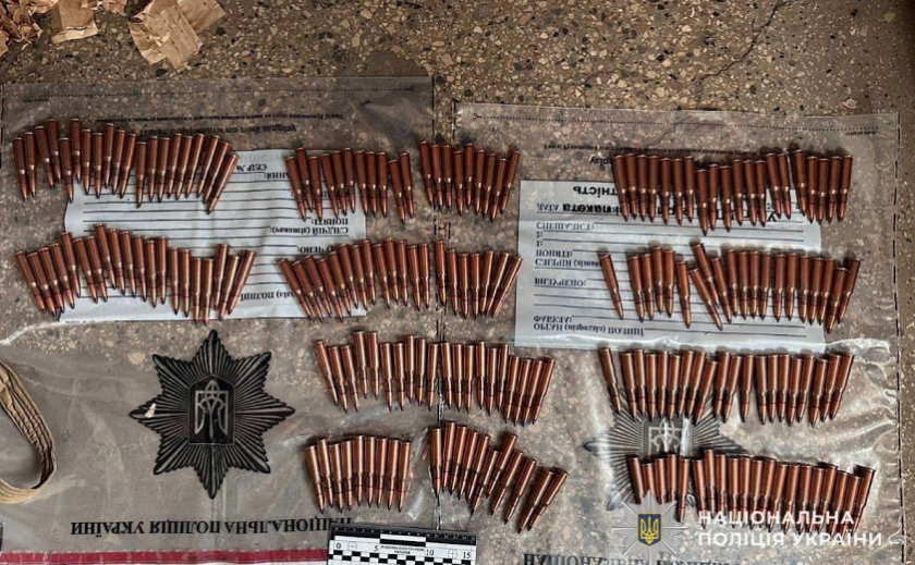 У Кривому Розі поліцейські затримали зловмисника за збут набоїв та гранат
