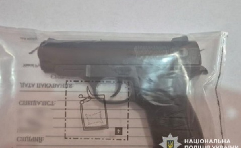 У Криворізькому районі поліцейські затримали підозрюваного у розбійному нападі на 17-річну дівчину