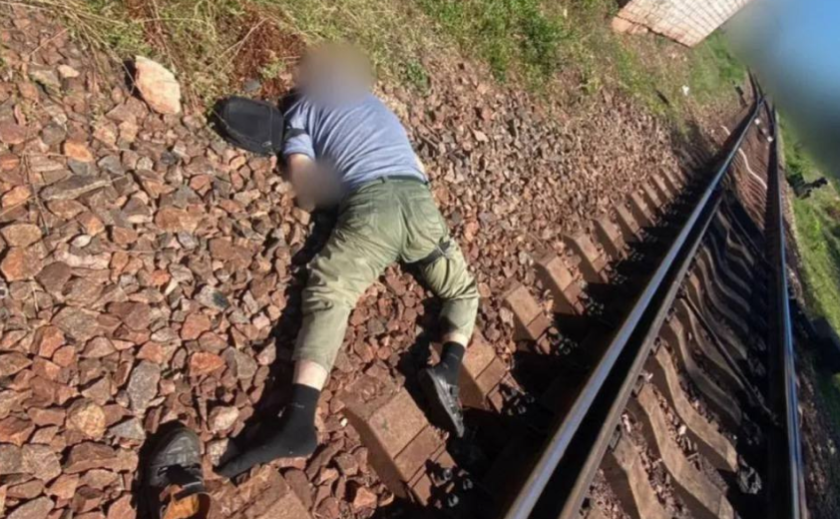 У Кривому Розі потяг насмерть збив чоловіка У Кривому Розі потяг насмерть збив чоловіка