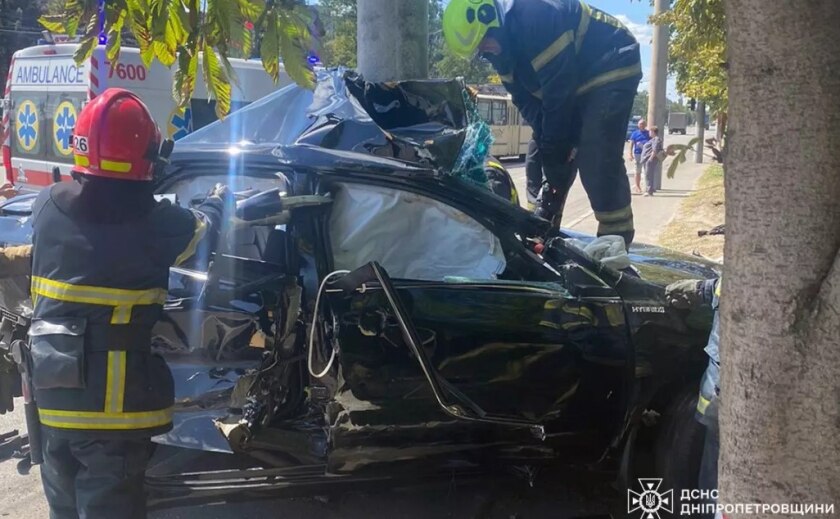 У Кривому Розі зіткнулися два автомобілі: один з водіїв загинув