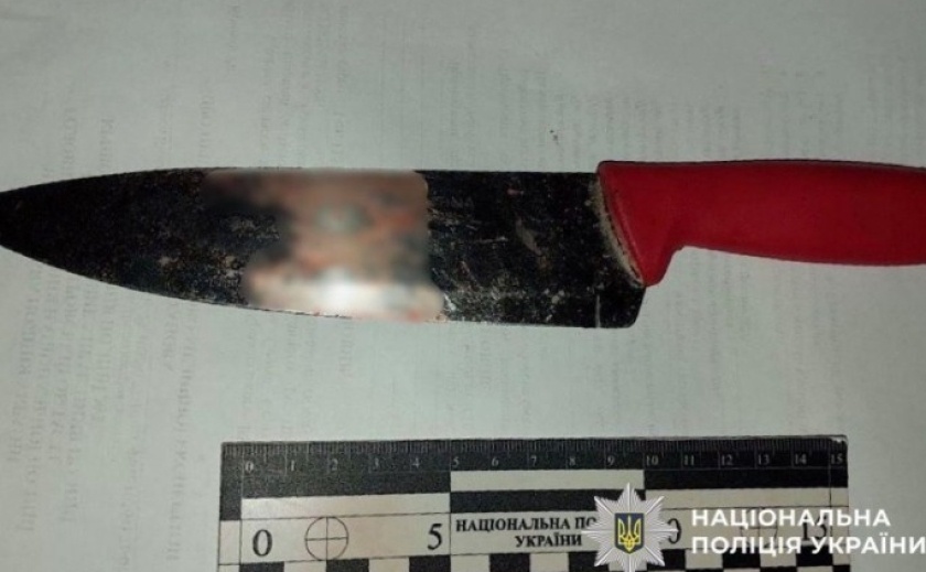Порізав ножем: у Кривому Розі поліцейські затримали чоловіка за нанесення тяжких тілесних ушкоджень