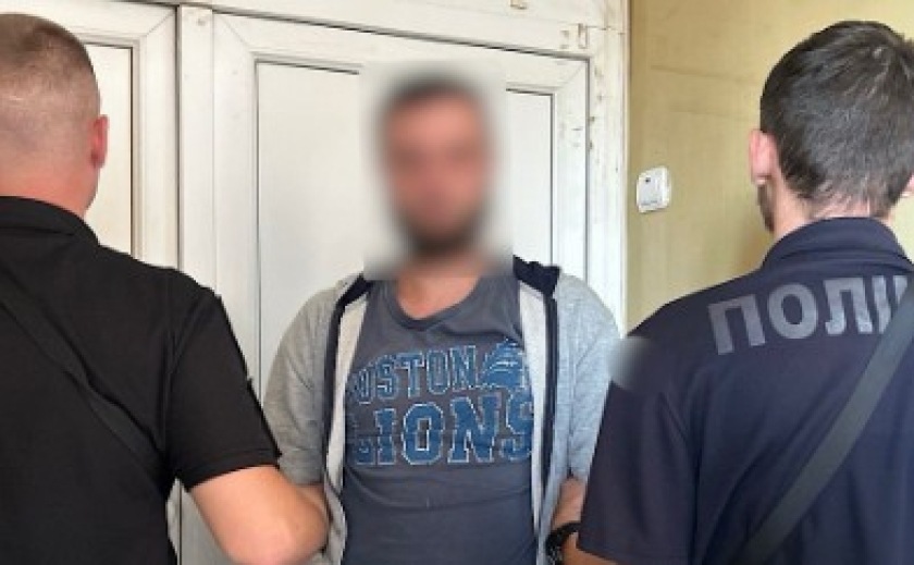 На Криворіжжі поліцейські затримали та повідомили про підозру чоловіку за умисне вбивство