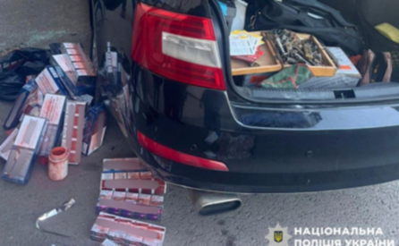 У Кривому Розі затримали групу чоловіків, які викрали тютюну на 400 тисяч гривень