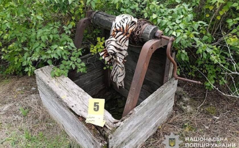 Скинув тіло у колодязь: на Криворіжжі поліцейські затримали підозрюваного у вбивстві 55-річної жінки
