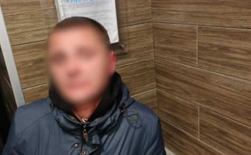 Хотів підбадьоритись кавою, а опинився в руках поліції: у Кривому Розі затримали крадія