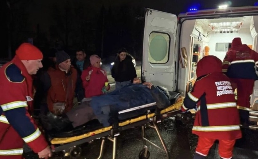У Кривому Розі бус збив пенсіонерку на пішохідному переході