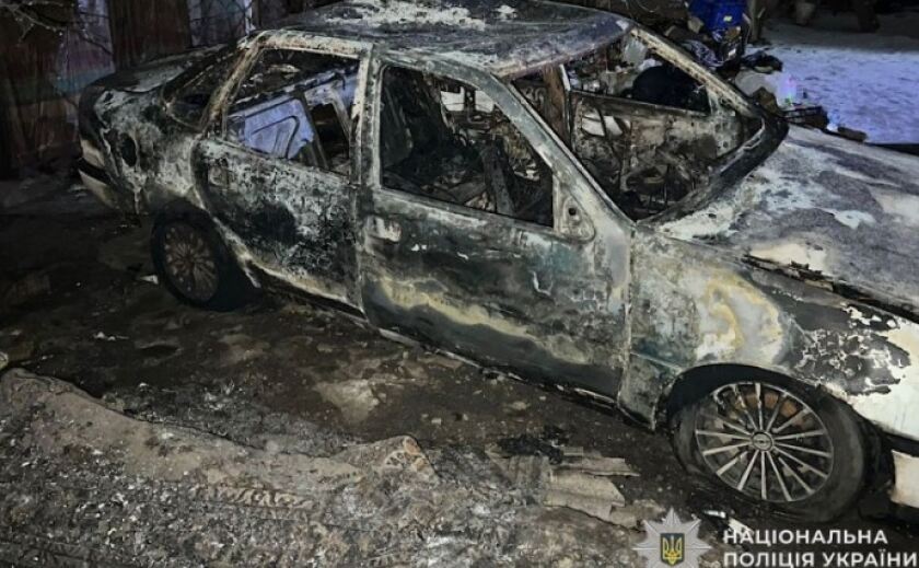 Поліція м. Кривий Ріг затримала підозрюваного у підпалі автомобіля
