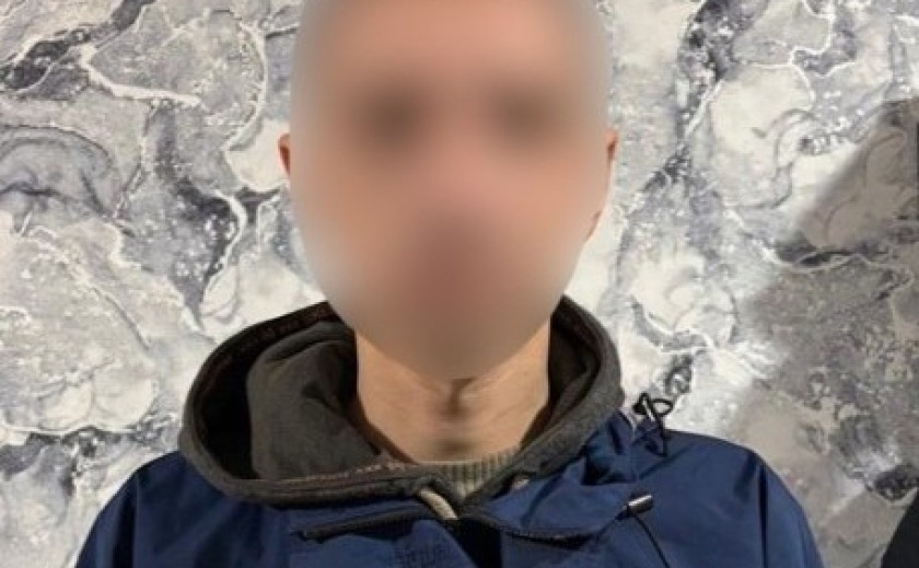 Криворізькі поліцейські повідомили про підозру зловмиснику, причетному до вчинення грабежу