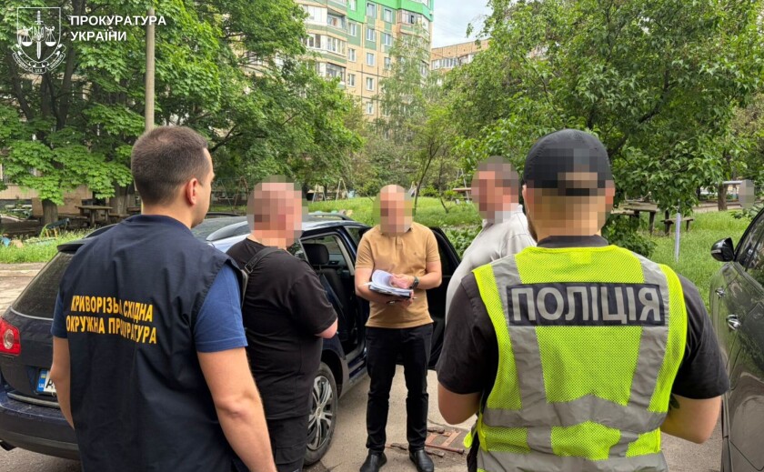 У Кривому Розі судитимуть чоловіка, який продавав авто, ввезені як гуманітарну допомогу для ЗСУ