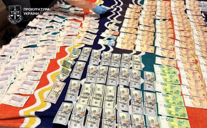 У Кривому Розі викрили наркоугруповання з прибутком до 3 млн грн на місяць: затримано вісьмох підозрюваних